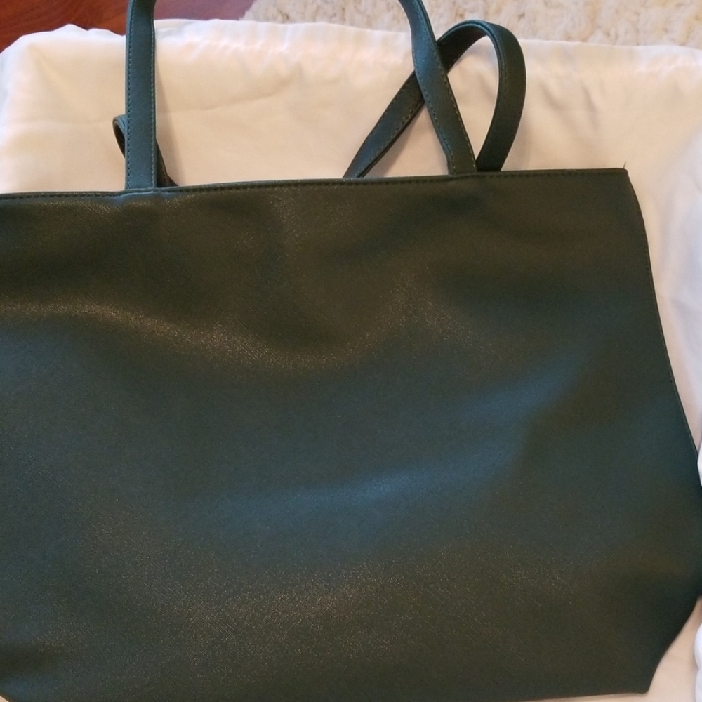 Shoppers tote